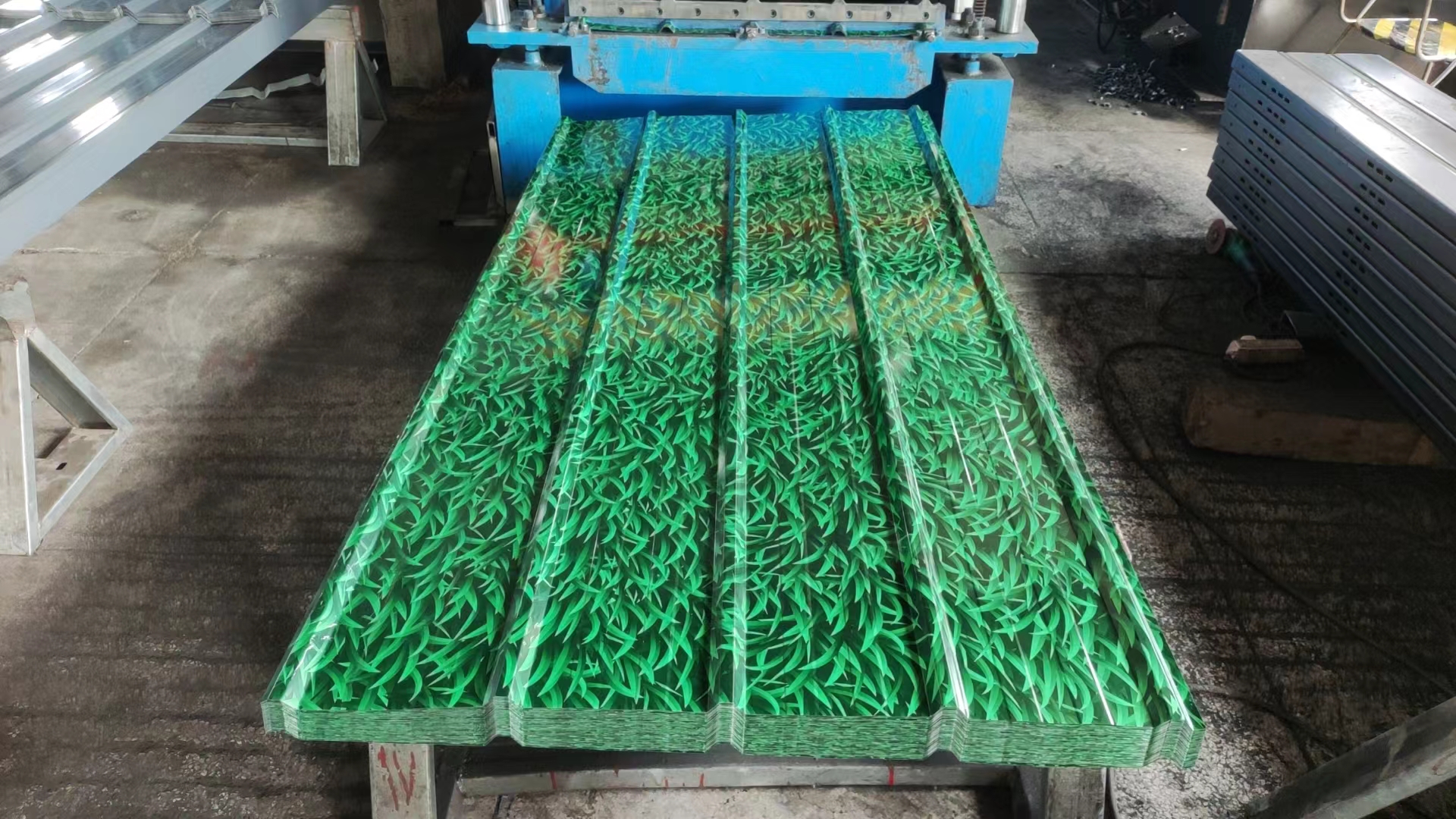 小草900型彩钢板.jpg